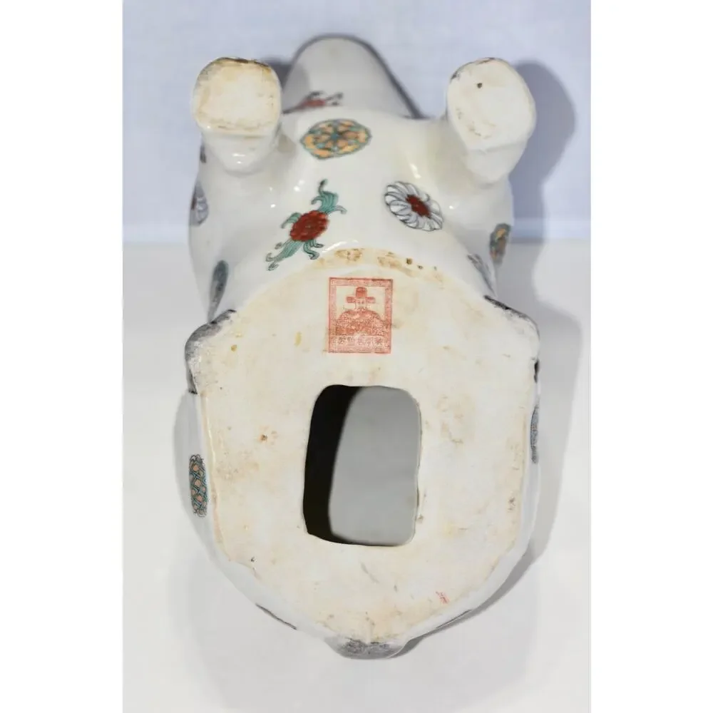 You Xian Ju Jianzhi Ceramic Enameled Lunar Year Lucky Coin Chubby Sitting Pig